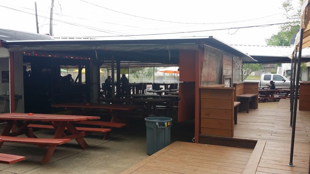 West Alabama Ice House in Rice Village Houston