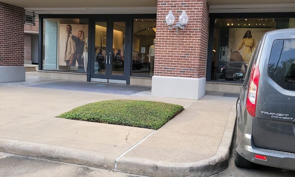 Banana Republic in Rice Village Houston